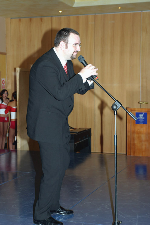 Paco Terrones presentado una de las actuaciones