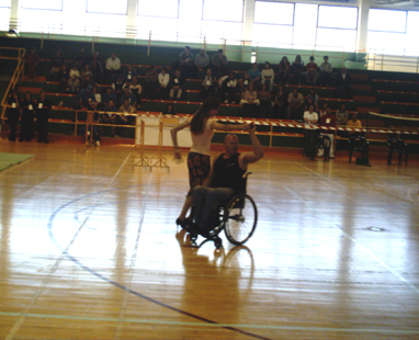 Exhibicin de Baile de Saln en silla de ruedas